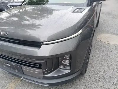 Geely ICON
