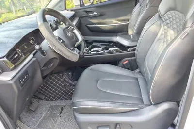 Hyundai Custo