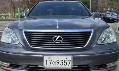 Lexus LS