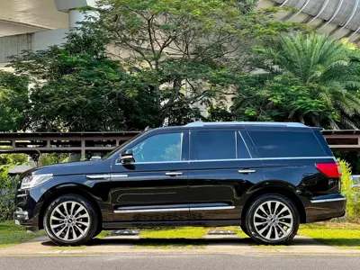 Lincoln Navigator