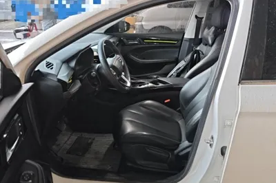 Roewe i5