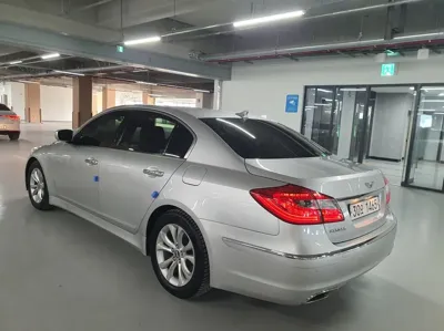 Hyundai Genesis