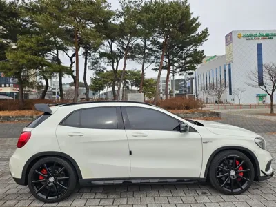 Mercedes-Benz GLA-Class
