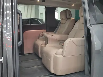 Li Auto Li MEGA