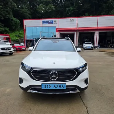 Mercedes-Benz EQB