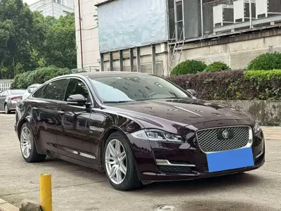 Jaguar XJ