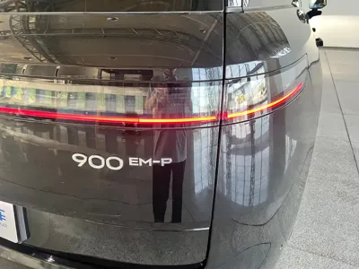 Lynk & Co 领克900