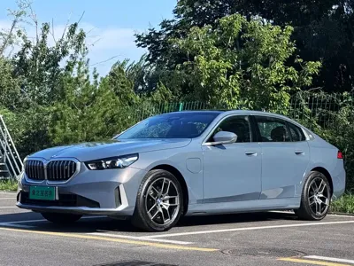 BMW i5