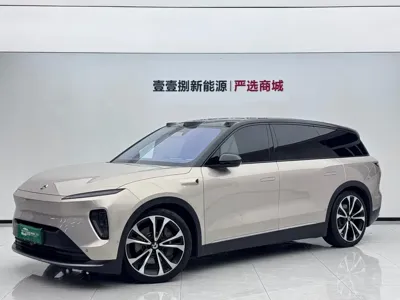 Nio ES8