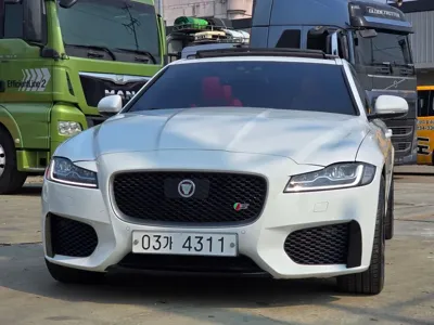 Jaguar XF