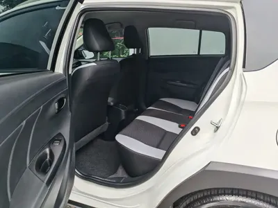 Toyota Yaris L