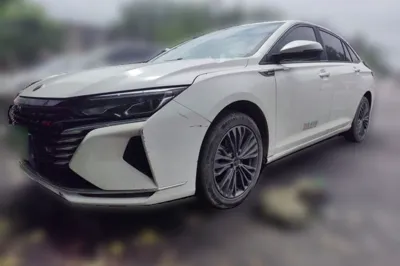 Dongfeng Aeolus Yixuan MAX