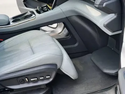 Nio ES8