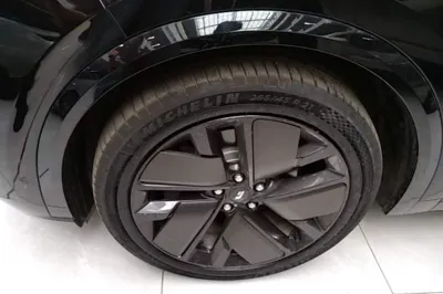 Li Auto L9
