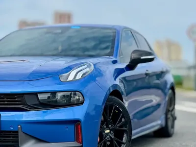 Lynk & Co 03