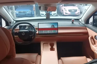 Leapmotor C10