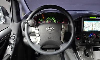 Hyundai Starex