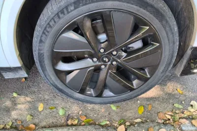 Li Auto L8