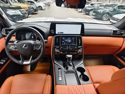 Lexus LX
