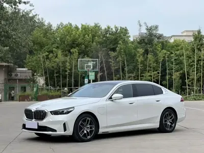 BMW i5