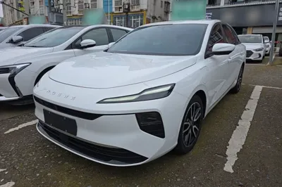 Roewe D6