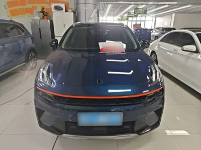 Lynk & Co 06