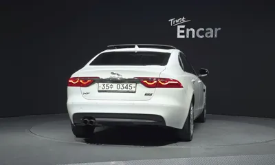 Jaguar XF