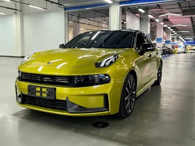 Lynk & Co 03