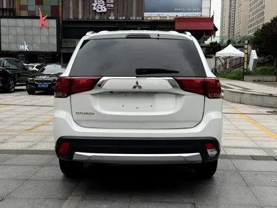 Mitsubishi Outlander (Import)