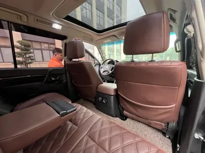 Mitsubishi Pajero (Import)