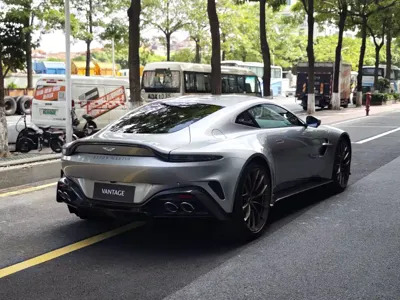 Aston Martin V8 Vantage