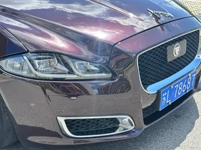 Jaguar XJ