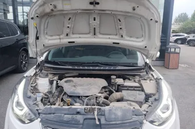 Hyundai Elantra (5th Generation