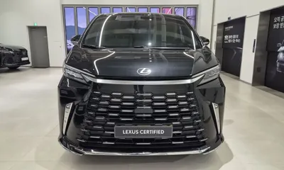 Lexus LM