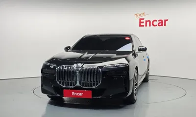 BMW i7