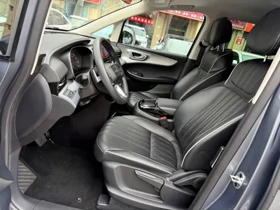 Roewe iMAX8