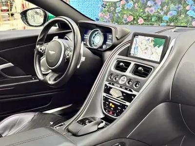 Aston Martin DB11