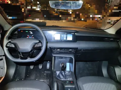 Roewe i5