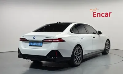 BMW i5