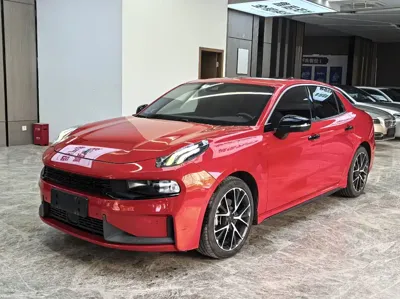 Lynk & Co 03