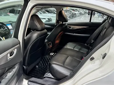 Infiniti Q50L