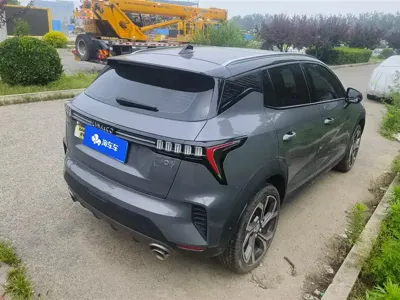 Lynk & Co 06