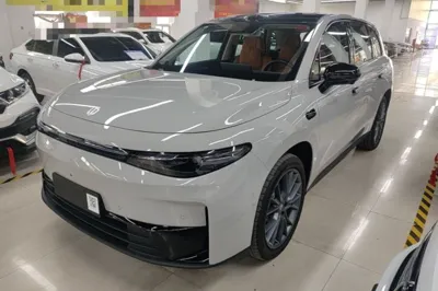 Leapmotor C10