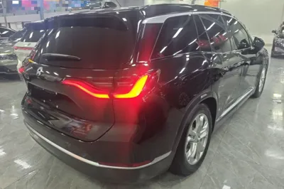 Nio ES8