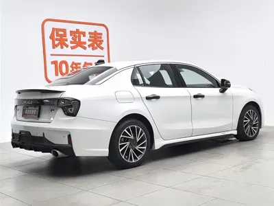 Lynk & Co 03