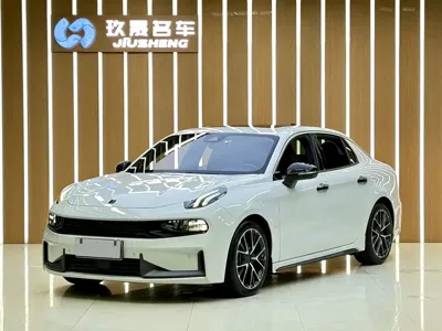 Lynk & Co 03