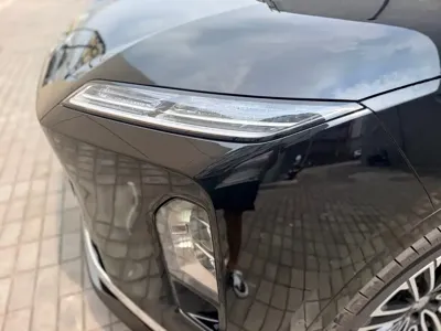 Nio ES8