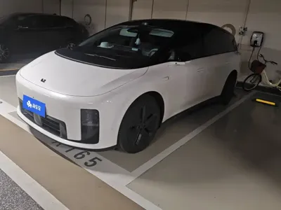 Li Auto Li i8