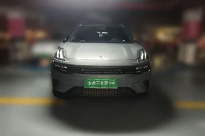 Lynk & Co 06