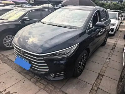 BYD MAX
